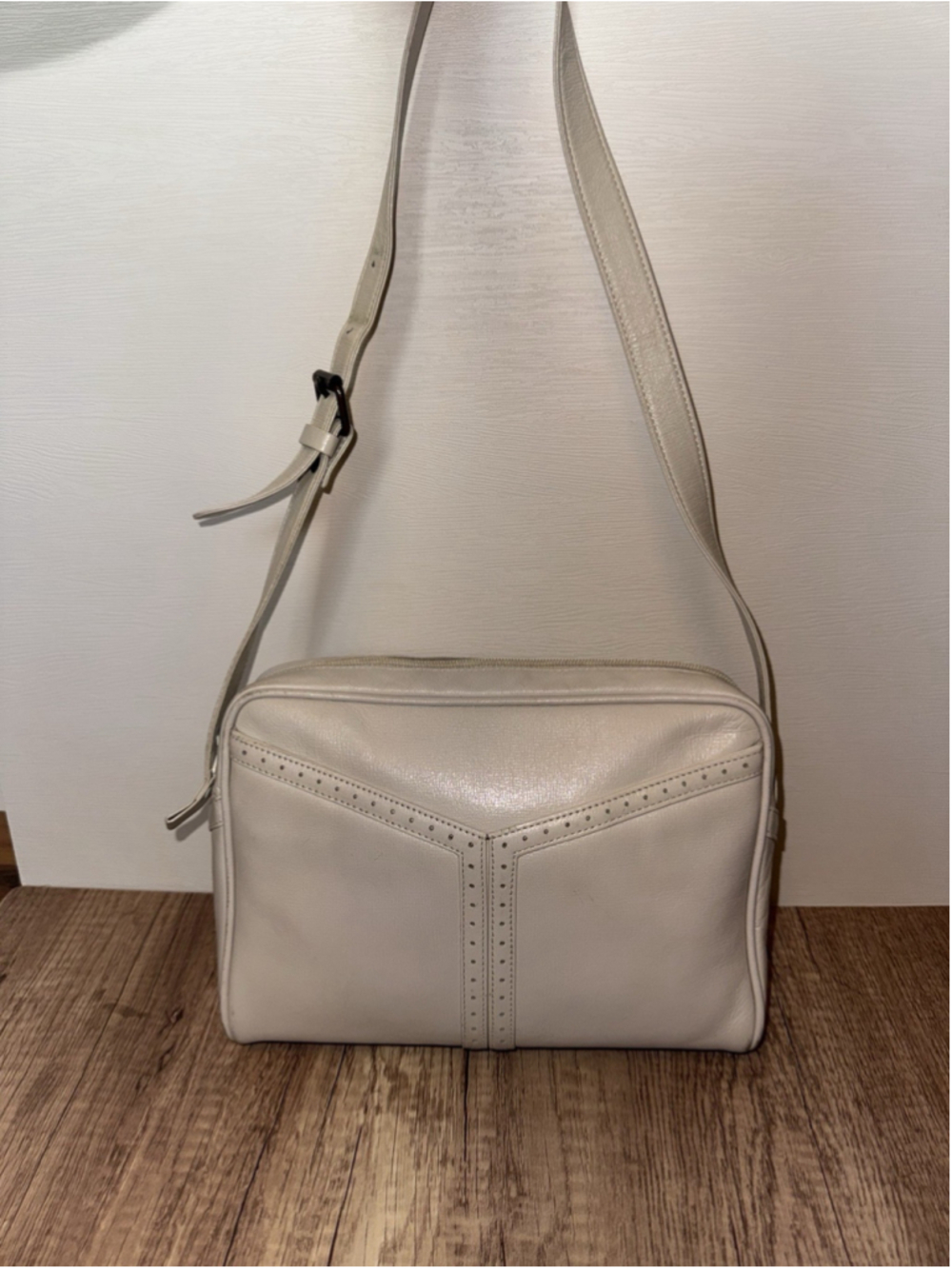 Vintage Yves Saint Laurent YSL White Leather Shoulder Bag Mod Minimalist Luxury - Picture 2 of 14